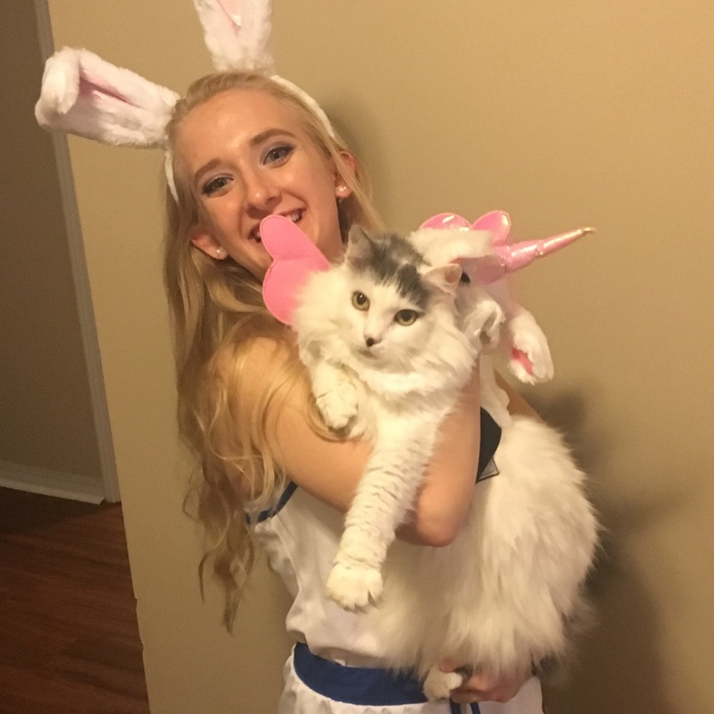 Meet your Posher, Selina